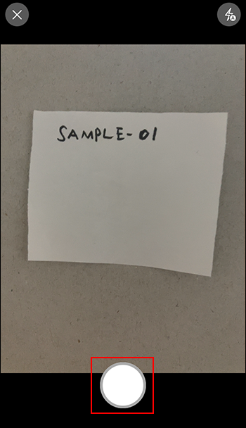 スクリーンショット:シャッターボタンが強調されている